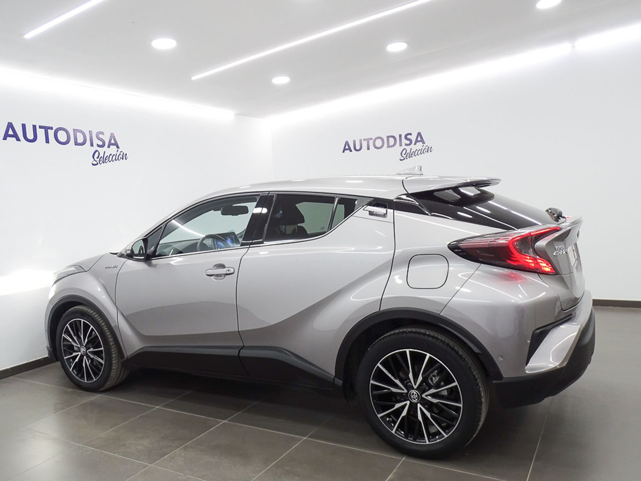 Foto Toyota C-HR 6