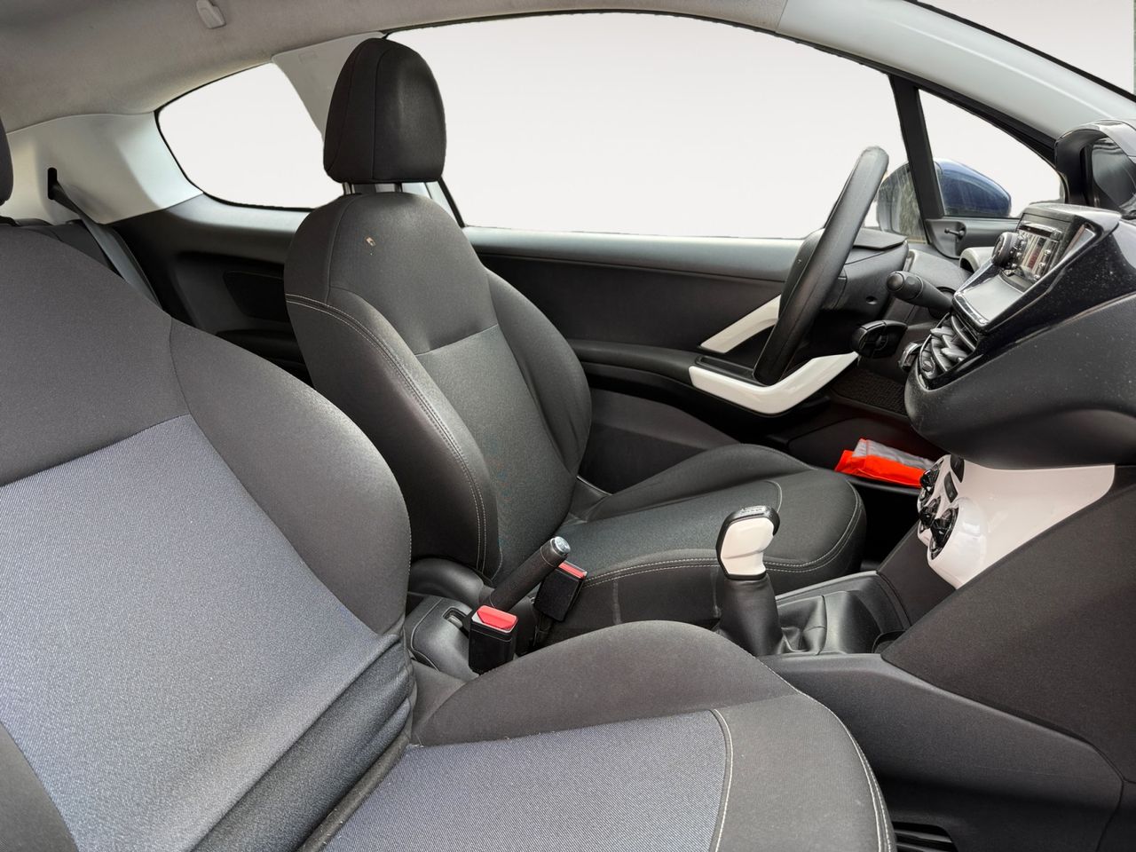 Foto Peugeot 208 12