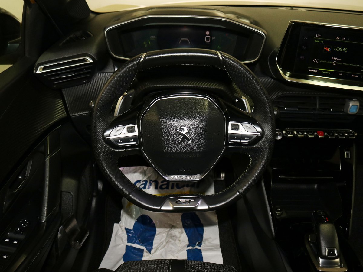 Foto Peugeot 208 15