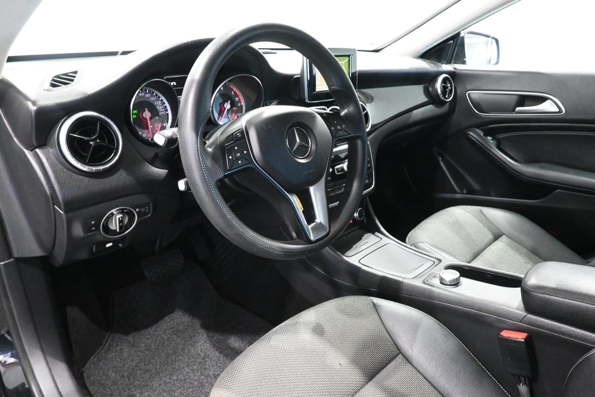 Foto Mercedes-Benz Clase CLA 15