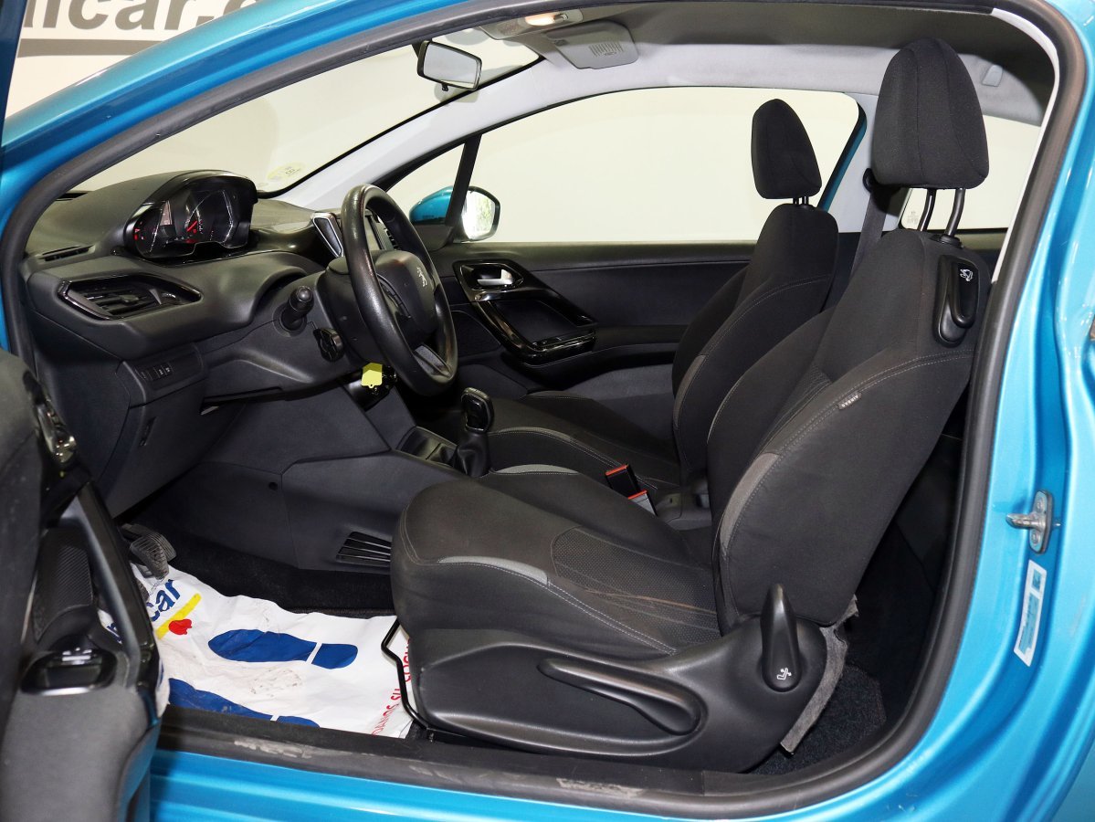 Foto Peugeot 208 11